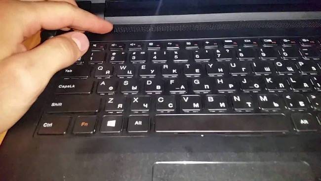 Почему не работает клавиатура на ноутбуке