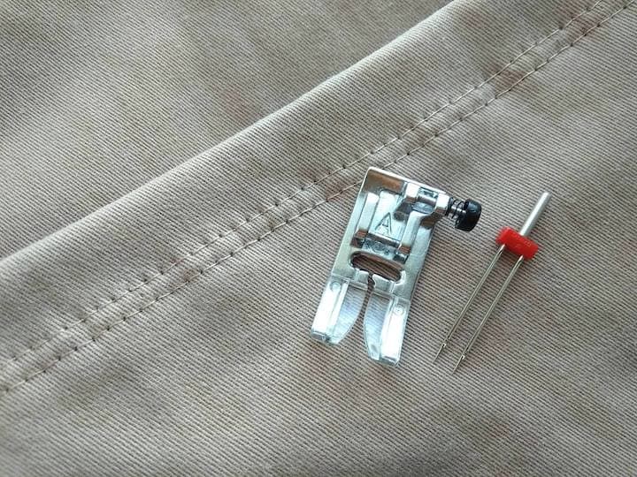 Двойная игла на швейной машине: устройство, виды, особенности