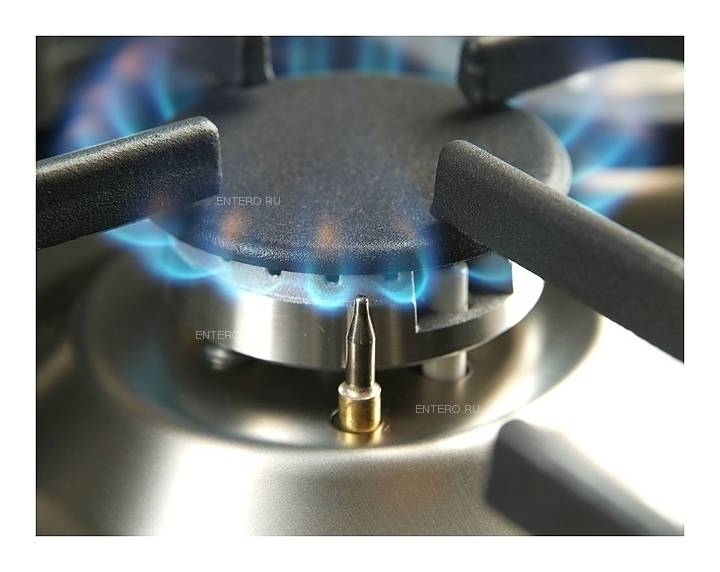 Почему газовая плита не держит пламя, тухнет духовка и гаснет конфорка: диагностика поломок и их ремонт