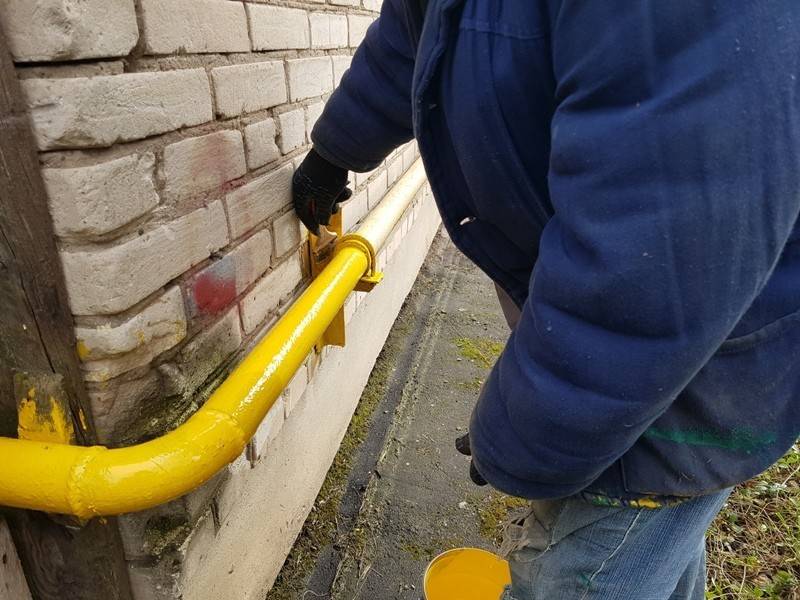 Чем покрасить газовую трубу в квартире