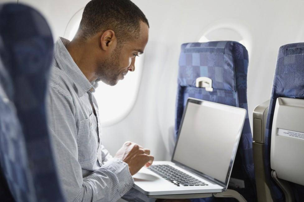 Можно ли брать ноутбук в самолет: как ручную кладь, 2021, аэрофлот, на борт