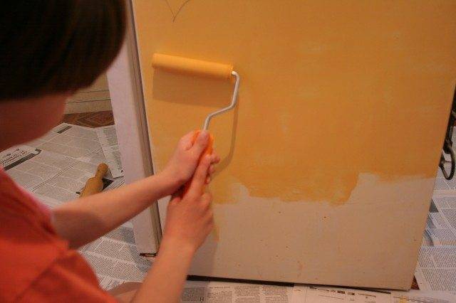 Как и чем можно в домашних условиях покрасить холодильник своими руками