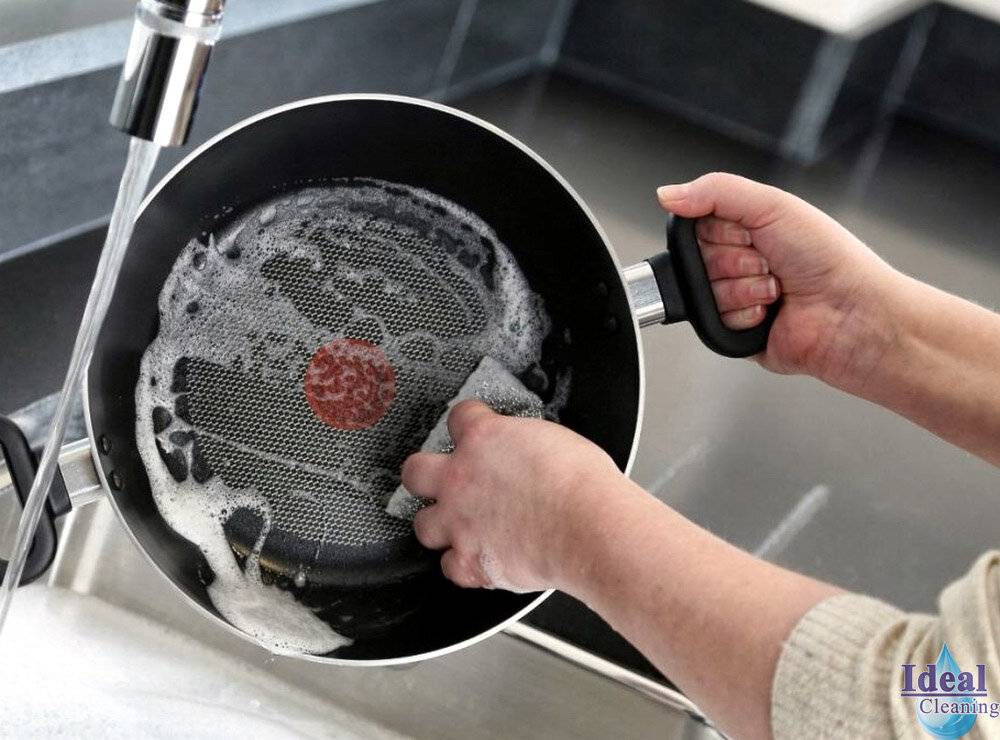 Как очистить сковороду с антипригарным покрытием