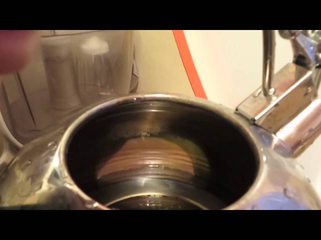 Пошаговая инструкция, как убрать накипь в чайнике кока-колой