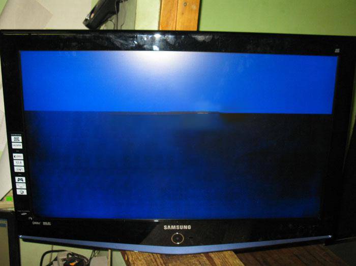 Темные пятна на экране телевизора — почему и что делать?