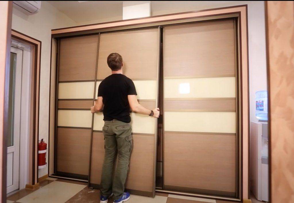 Ремонт шкафа: как правильно заменить стекло, двери или ролики?