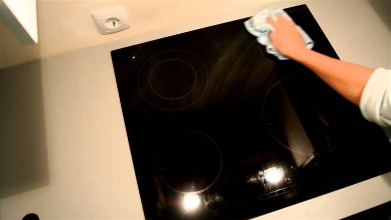 Каким средством отмыть индукционную плиту