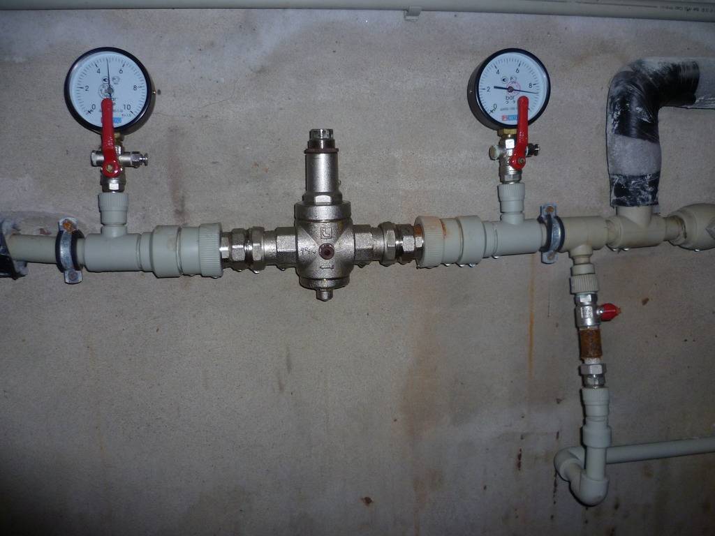 Зачем нужен регулятор давления воды в квартире