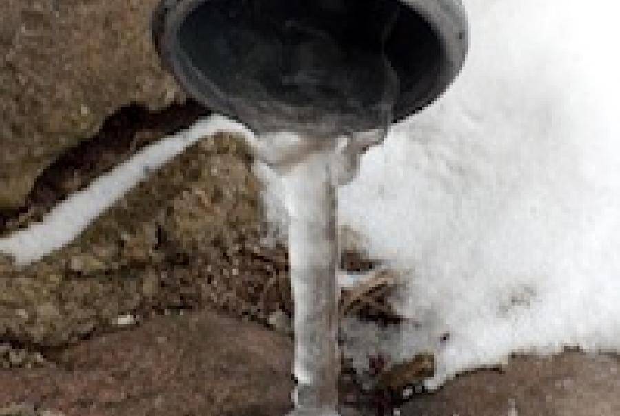 Как отогреть замерзший пластиковый водопровод