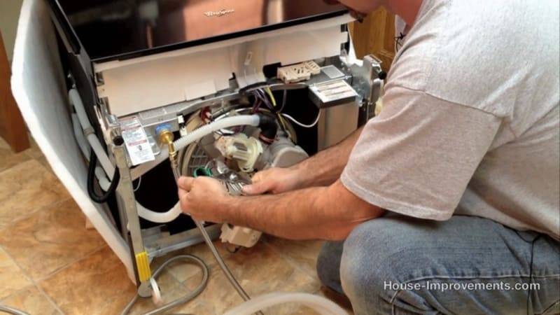 Как провести ремонт посудомоечной машины своими руками?