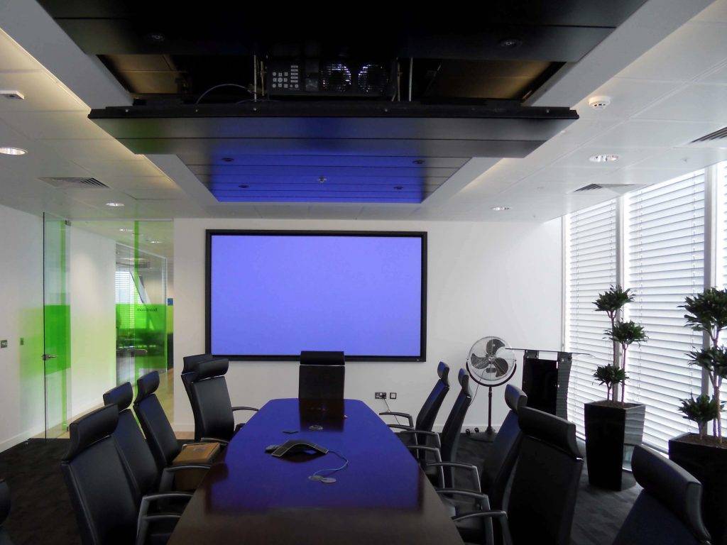 Как выбрать проектор для презентаций в офисе и школе