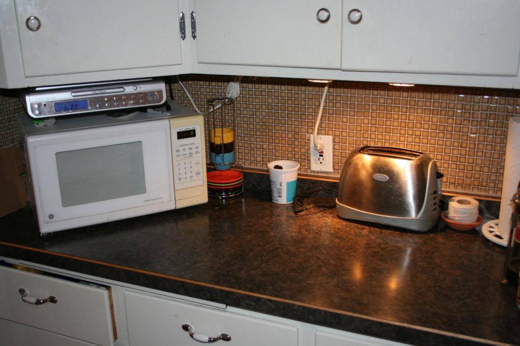 Куда поставить микроволновку в маленькой кухне: варианты размещения, фото » интер-ер.ру
