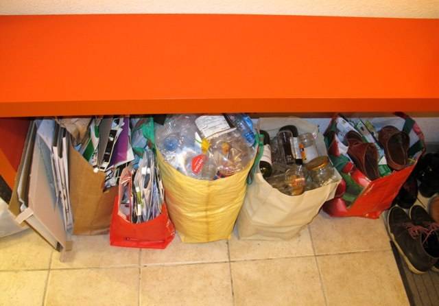 Хороший вопрос: как организовать раздельный сбор мусора у себя дома