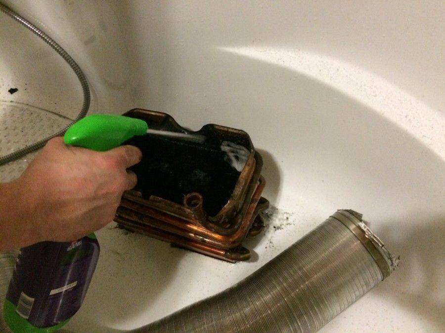 Промывка теплообменника газового котла: химическая чистка своими руками от сажи и накипи