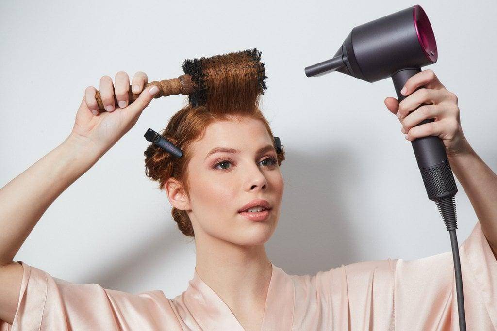 Как правильно сушить волосы феном?