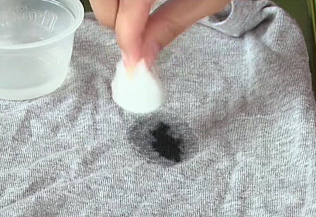 Как очистить от волос тряпку