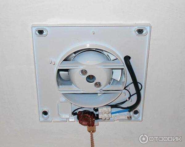 Подключение вытяжного вентилятора в ванной и туалете: обзор схем и советы по проведению монтажа
