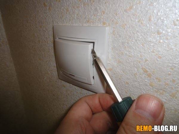 Как поменять выключатель света с одной клавишей. как заменить выключатель в квартире: пошаговая инструкция