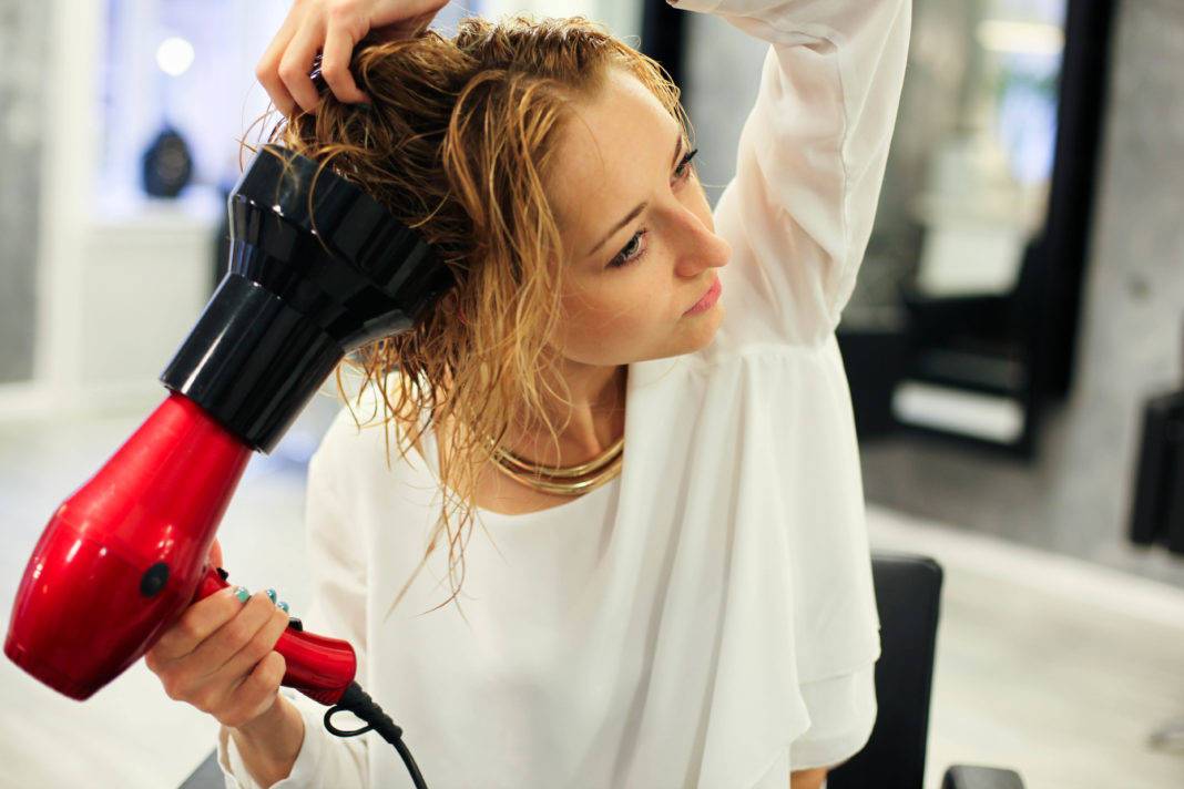 Как правильно сушить волосы что бы был объем на волосах
