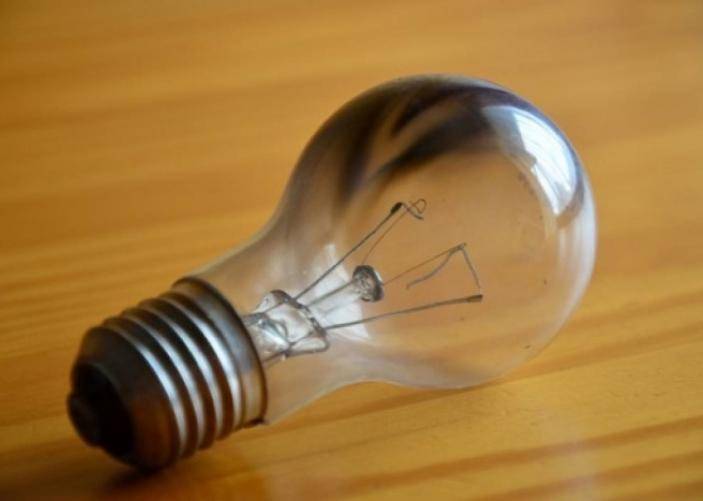 Почему перегорают светодиодные лампочки в люстре: причины, что делать