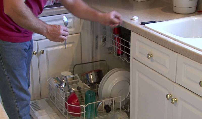 Остается белый налет на посуде после посудомоечной машины - 6 причин почему | рембыттех