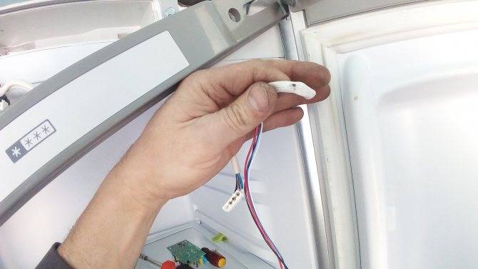 Видео: как перевесить дверь холодильника lg с дисплеем