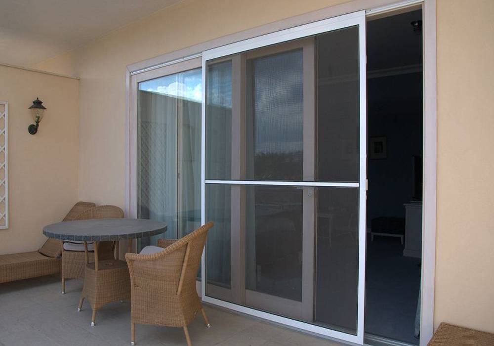 Раздвижные двери на балкон (38 фото): балконные пластиковые модели или панорамные французские конструкции на лоджию в квартире