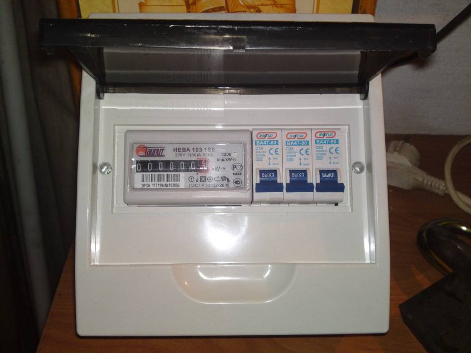 Вводной автомат перед счетчиком или после счетчика: как подключить, нужно ли его ставить, на сколько ампер, схема подключения, как правильно подсоединить 