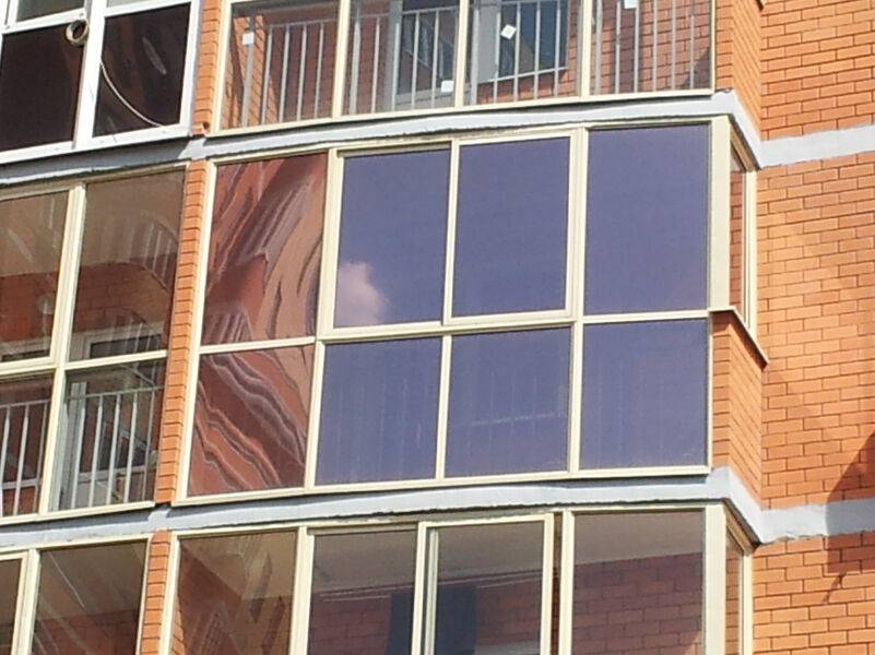 Какие окна лучше ставить при остеклении балкона