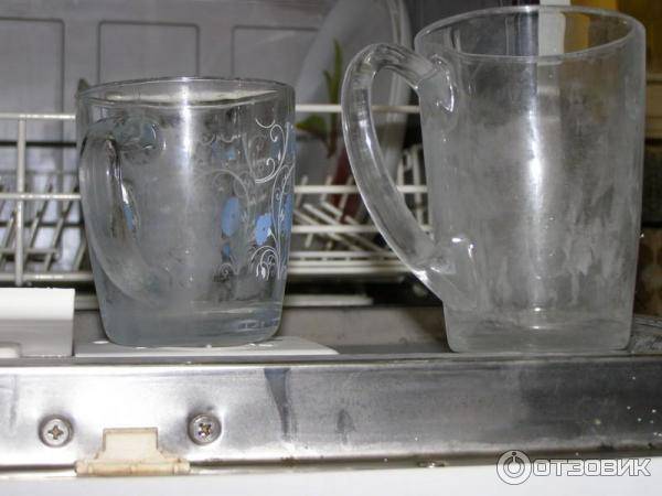 Почему остается белый налет на посуде после посудомоечной машины