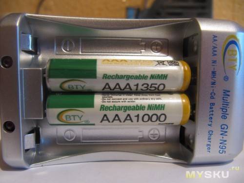 Как проверить батарейку на работоспособность — с мультиметром и без него?