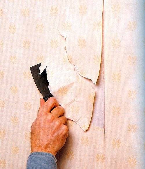 Советы опытных строителей, как легко и быстро убрать старые обои со стены