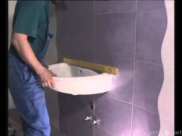 Как происходит крепление раковины к стене в ванной комнате?