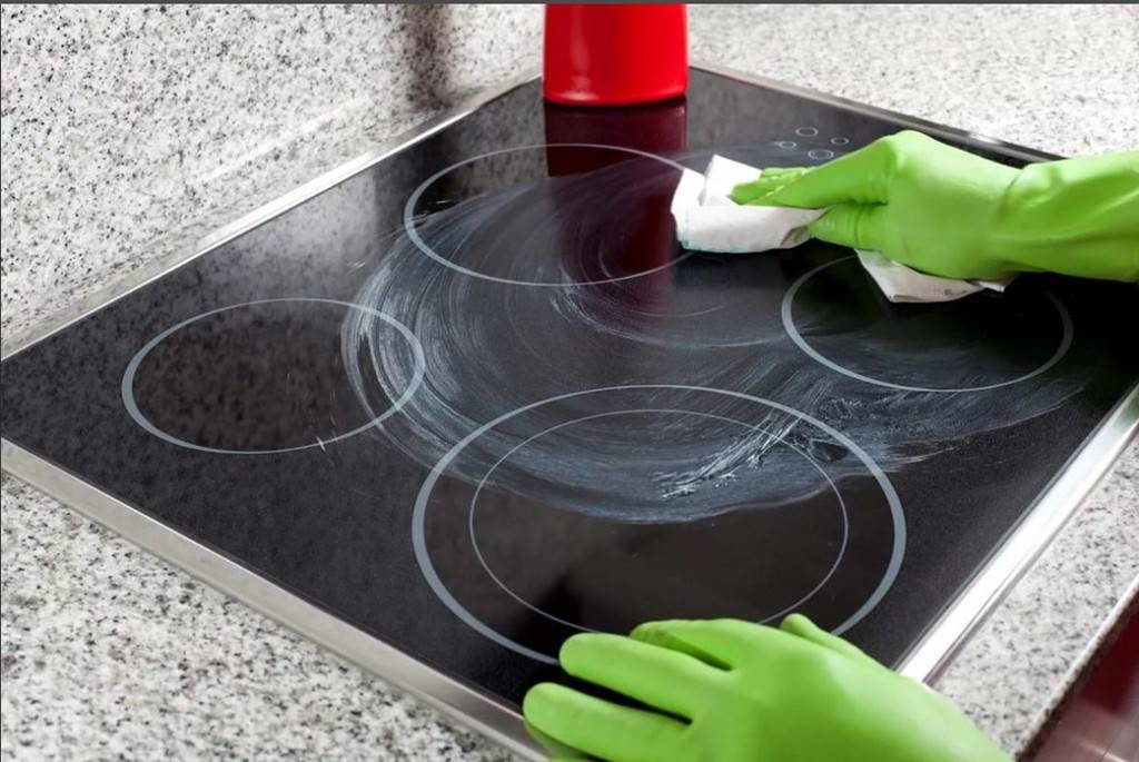 Как очистить индукционную плиту