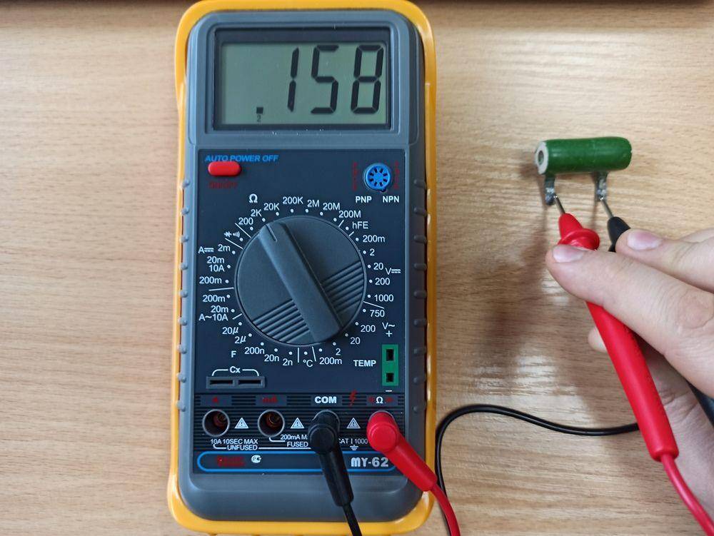 Можно ли и как проверить конденсатор мультиметром в домашних условиях: надо ли его обязательно выпаивать