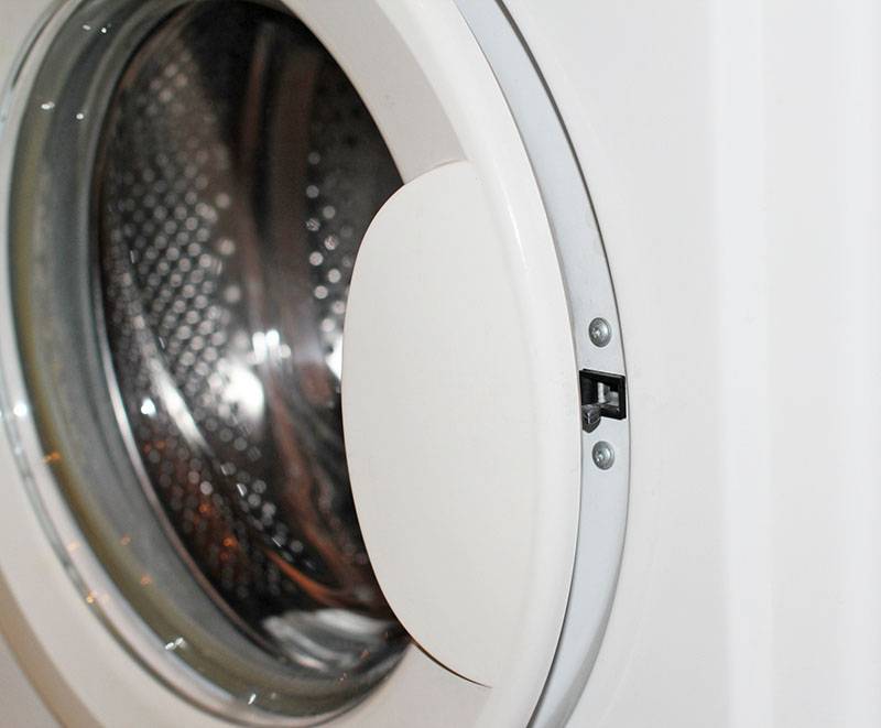 Почему не блокируется дверь в стиральной машине и как устранить неисправность