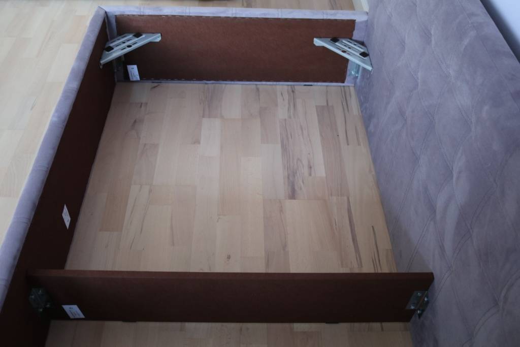 Делаем удобную мебель с «секретом» — кровать с подъемным механизмом своими руками