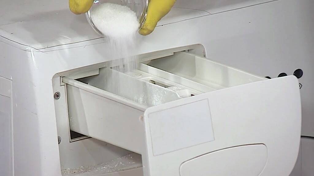 Как почистить стиральную машину лимонной кислотой: преимущества и недостатки способа