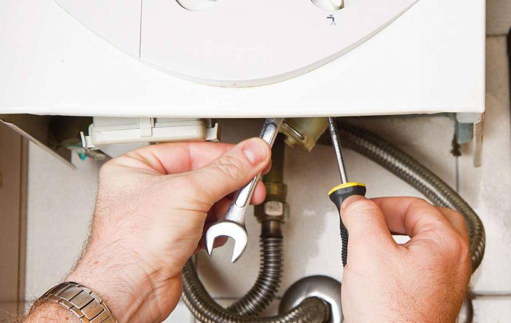 Слабый напор горячей воды из газовой колонки: обзор причин + инструкция по прочистке | отделка в доме
