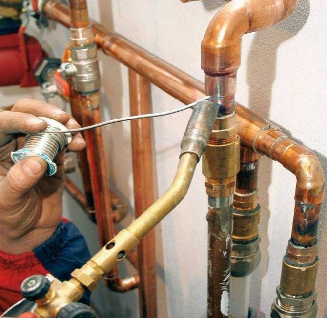 Монтаж труб отопления: особенности выбора и установки труб