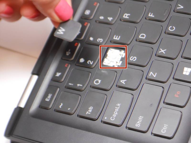 Где находится клавиша delete на клавиатуре?