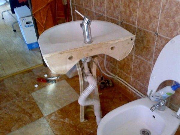 Как установить умывальник типа тюльпан самостоятельно?