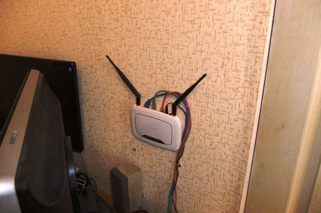 Вреден ли роутер в квартире для здоровья: излучение wi-fi и опасность нахождения рядом и в спальне