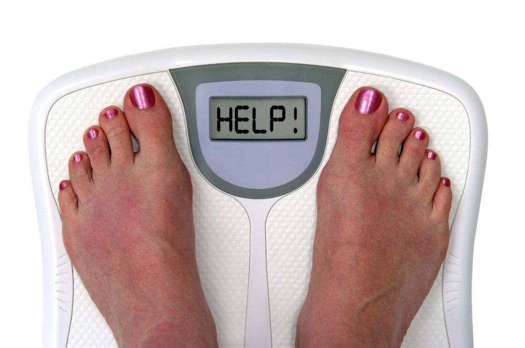 Почему электронные напольные весы показывают разный вес