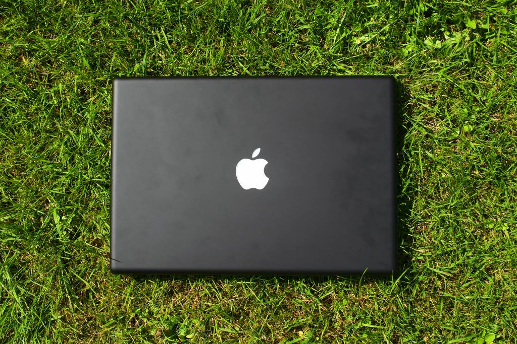 Почему я всегда покупаю macbook, а не ноутбуки на windows. есть 8 весомых причин