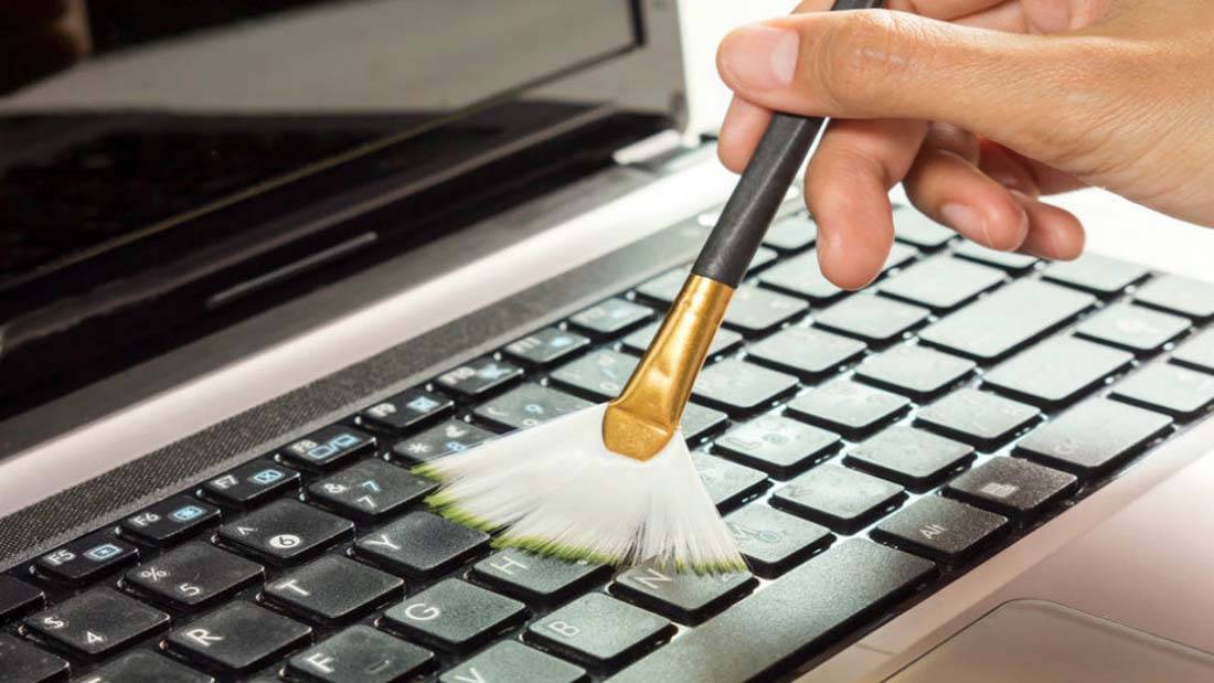 Как почистить клавиатуру компьютера от пыли и загрязнений