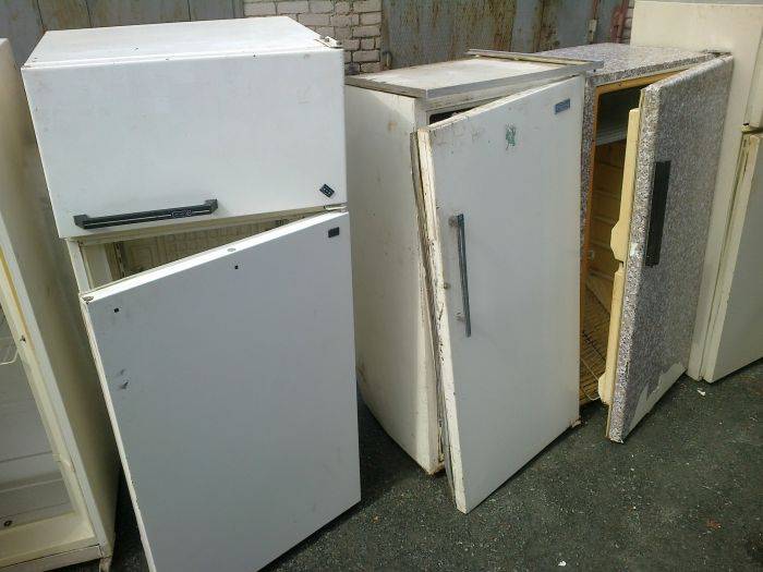 Утилизация холодильников: как правильно расстаться с ненужным холодильным агрегатом