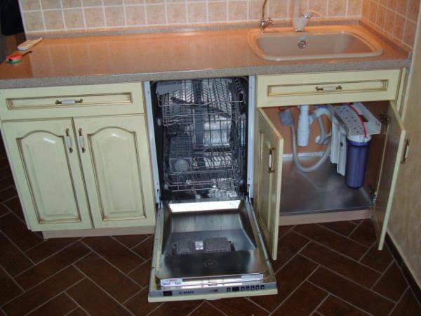Подключение посудомоечной машины — 2 способа.