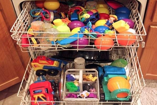 Что нельзя мыть в посудомоечной машине? почему нельзя мыть в посудомоечной машине хрусталь, сковородки, мультиварку, ножи? необычное применение посудомоечной машины