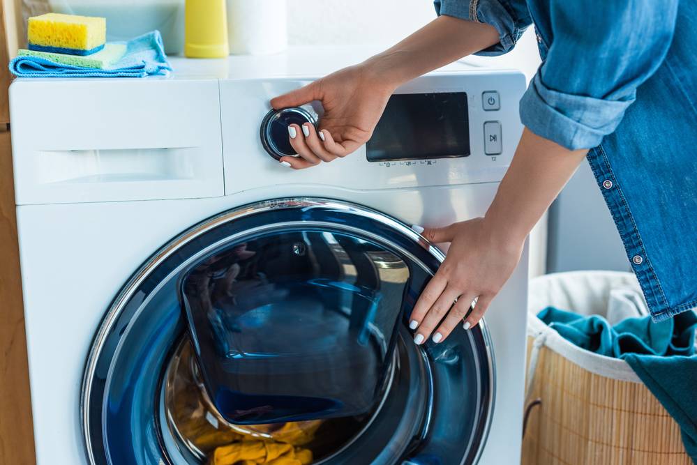 Как стирать пуховую куртку в стиральной машине автомат в домашних условиях